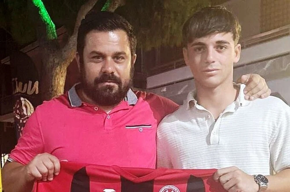 Ο Κλεάνθης Παραδεισίου ανανέωσε την συνεργασία του με τον Μιχάλη Καραγιάννη