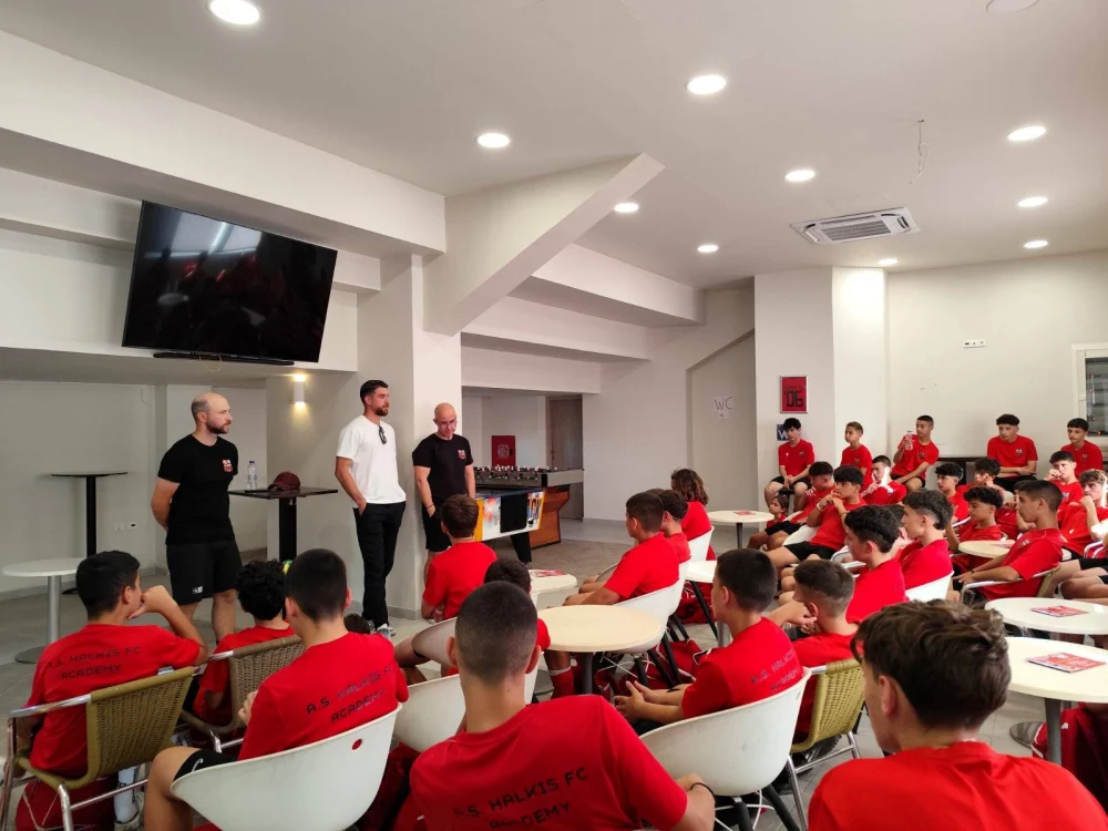 Α.Σ. Χάλκης: “Ο Ενέα Μιχάι μας τίμησε με την παρουσία του και έδωσε τροφή για σκέψη στα παιδιά της ακαδημίας μας”