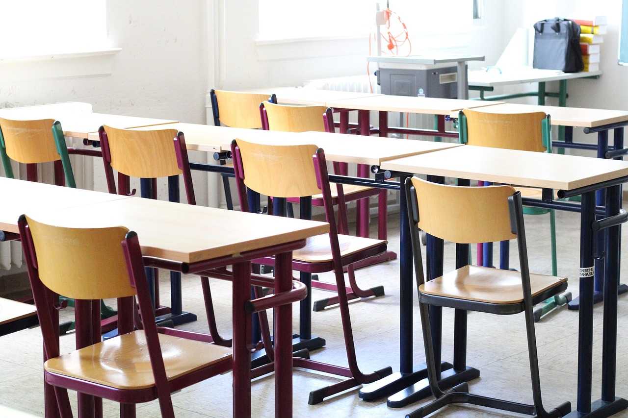 Όταν τα παιδιά δεν σέβονται πια… Ο ηθικός ξεπεσμός της Δύσης ξεκινά από την τάξη