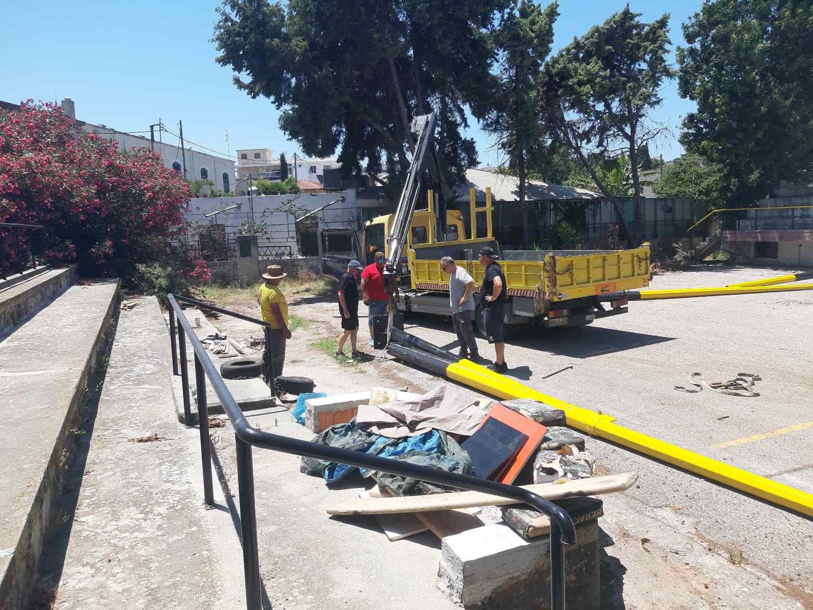 Εσείς θα κατεβάζετε- εκείνοι θα ανεβάζουν