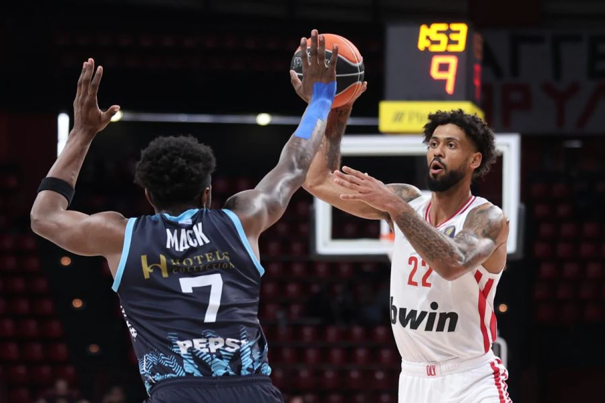 Ο Ολυμπιακός με εξαιρετικό δεύτερο μέρος και  εκρηκτικό Ντόρσεϊ συνέχισε το απόλυτο κόντρα στον Κολοσσό Ρόδου