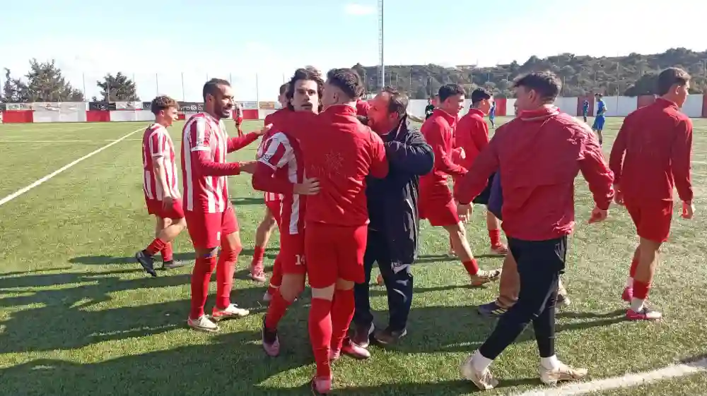 Α.Ε.Ρ.Α. Αφάντου στα play off με το εκλπηκτικό τέρμα του Ανδρέα Δερμιτζάκη