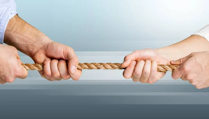 H σκοτεινή σκακιέρα της εξουσίας…