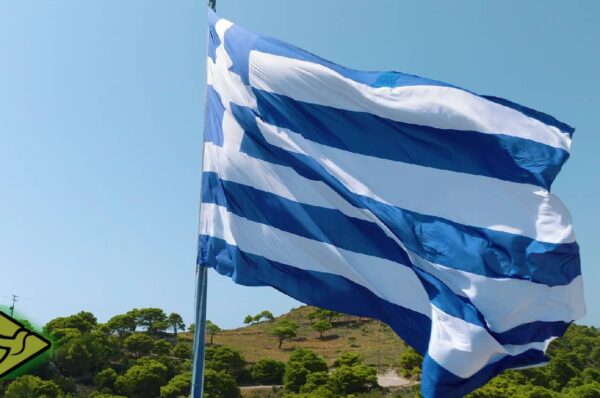 ΜΕ ΤΗΝ ΕΛΛΑΔΑ ΕΙΝΑΙ ΚΑΝΕΙΣ; Έλληνες, σταματήστε να διαλέγετε ξένες σημαίες, διαλέξτε την Ελλάδα