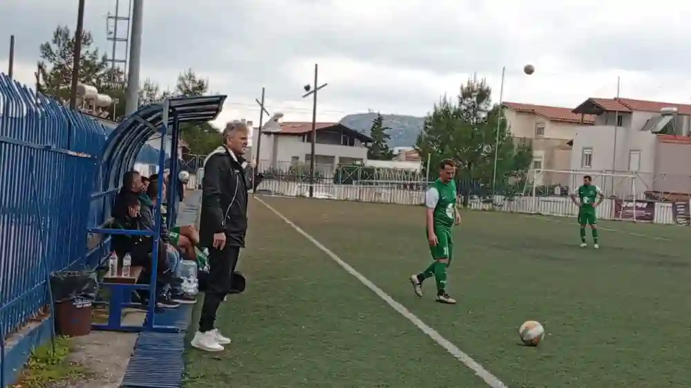 Σταμάτης στο “news12”: “Παρά τις πολλές απουσίες τα παιδιά σταθήκαν μια χαρά και ο βαθμός μας άξιζε πιστεύω”