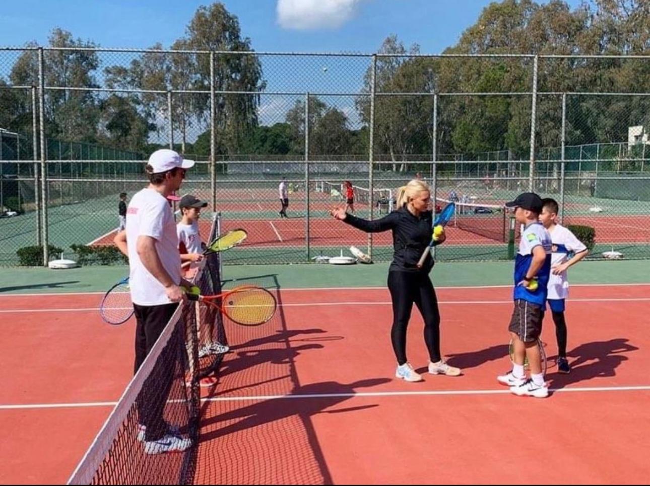 Η Vanja Stuhli φέρνει στη Ρόδο προπόνηση τένις επιπέδου WTA!